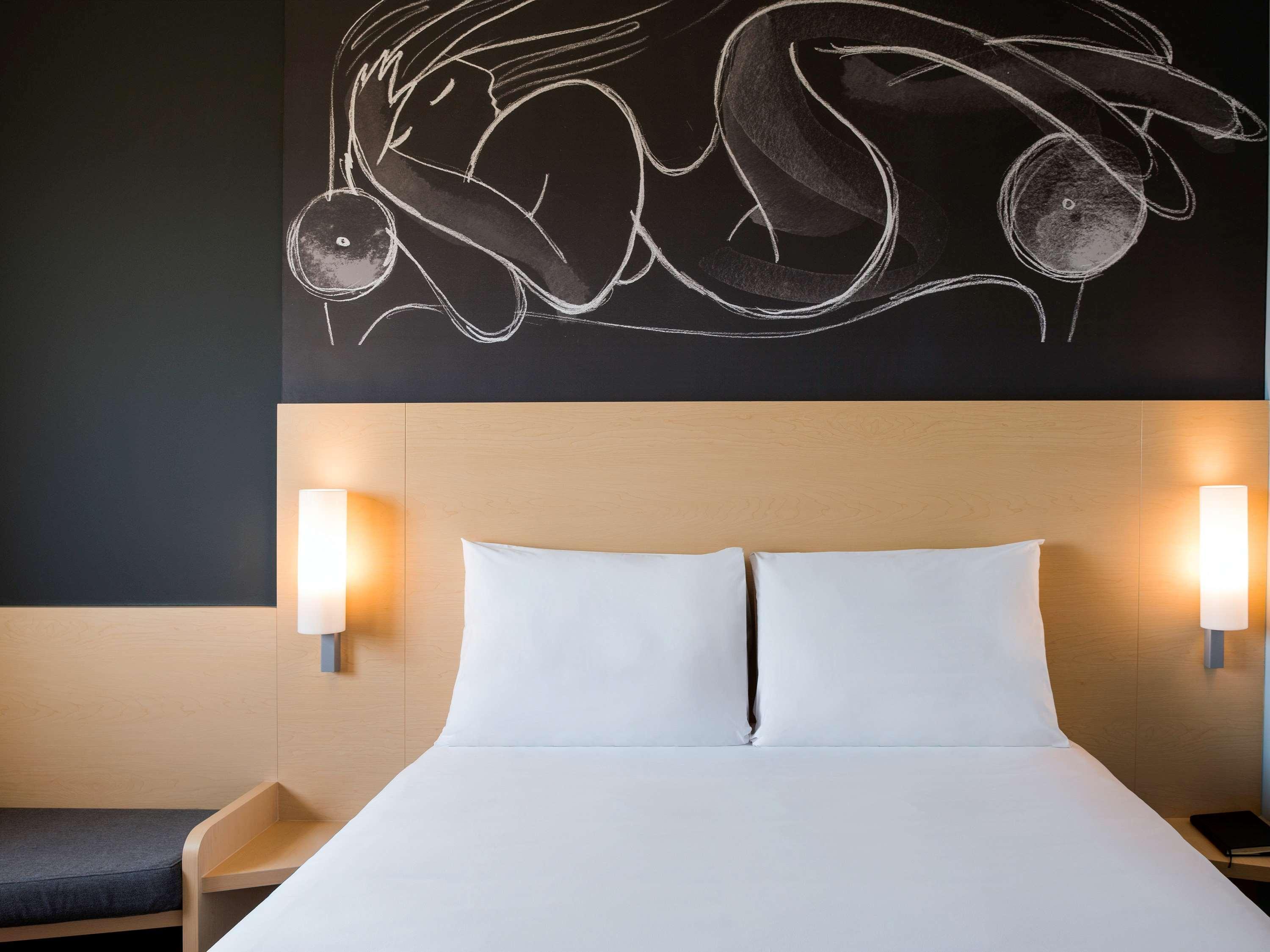 Ibis Irapuato Hotel Bagian luar foto