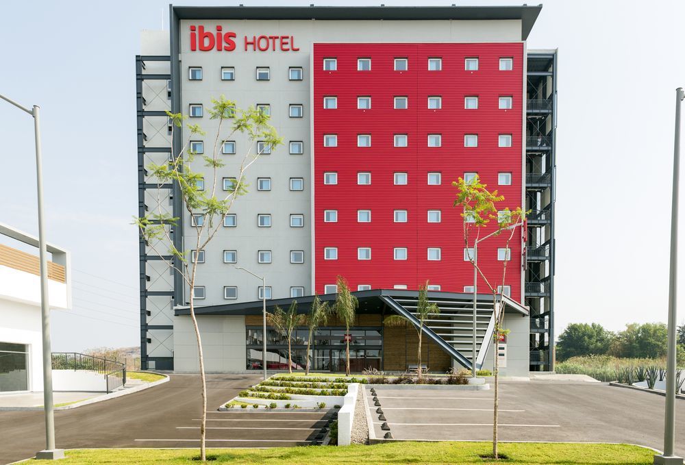 Ibis Irapuato Hotel Bagian luar foto